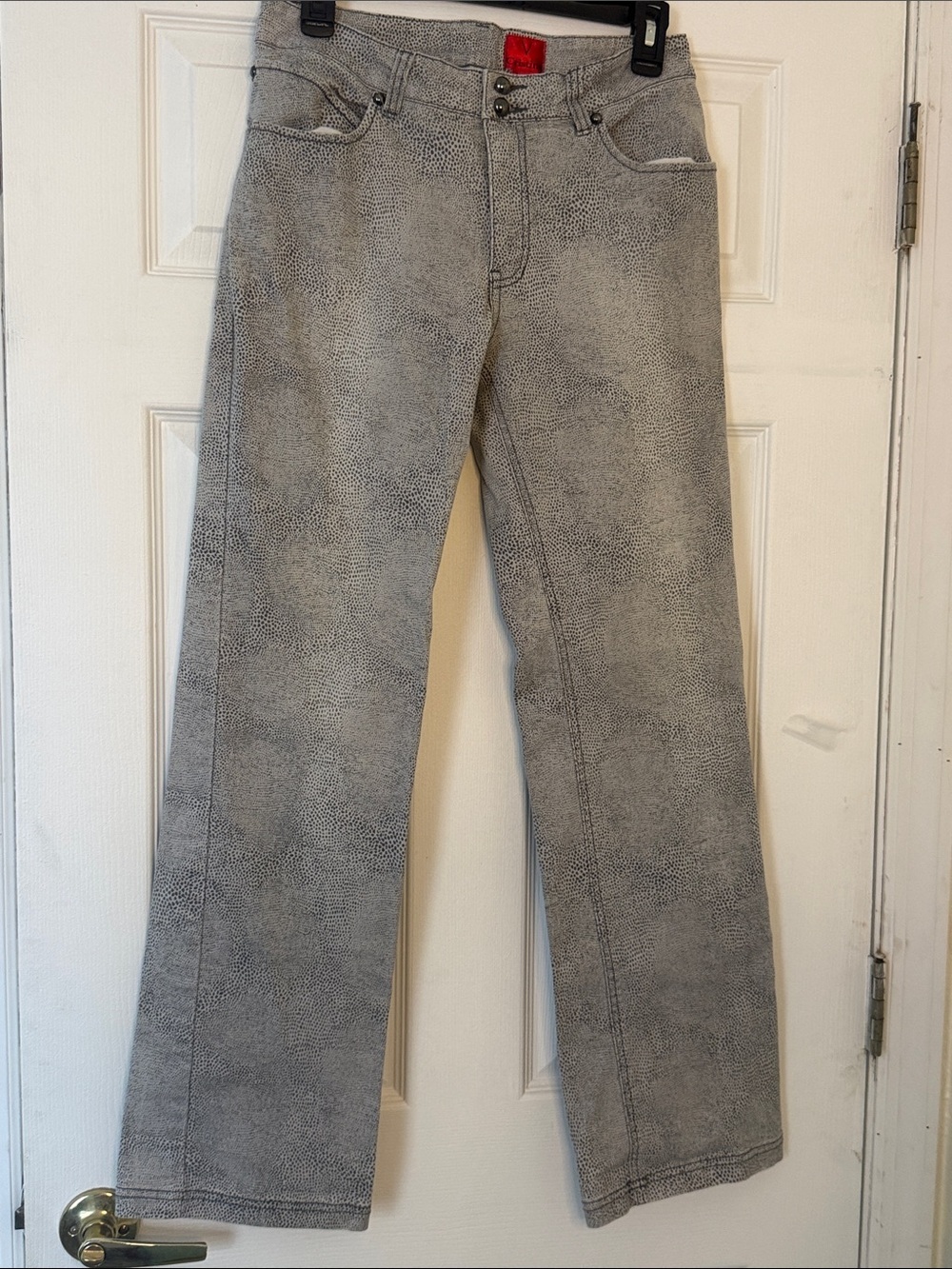 V Cristina Size 8 Gray Animal Print Straight Leg Jeans Pants